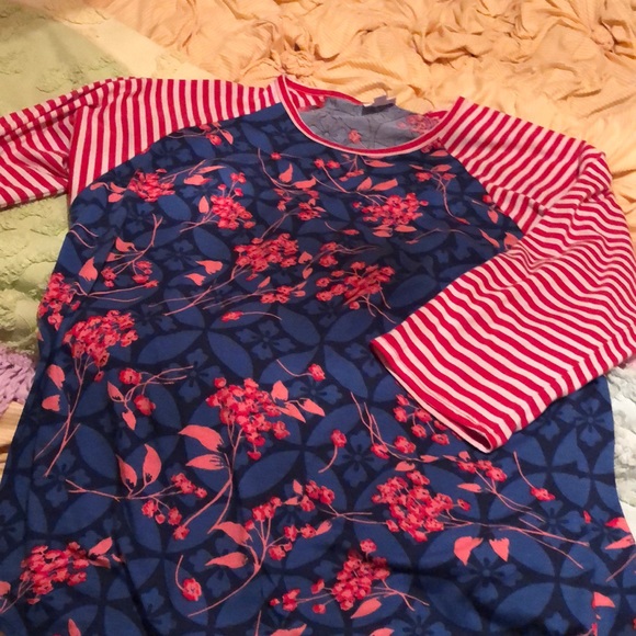 LuLaRoe Tops - LuLaRoe Floral Stripe Jersey 3xl